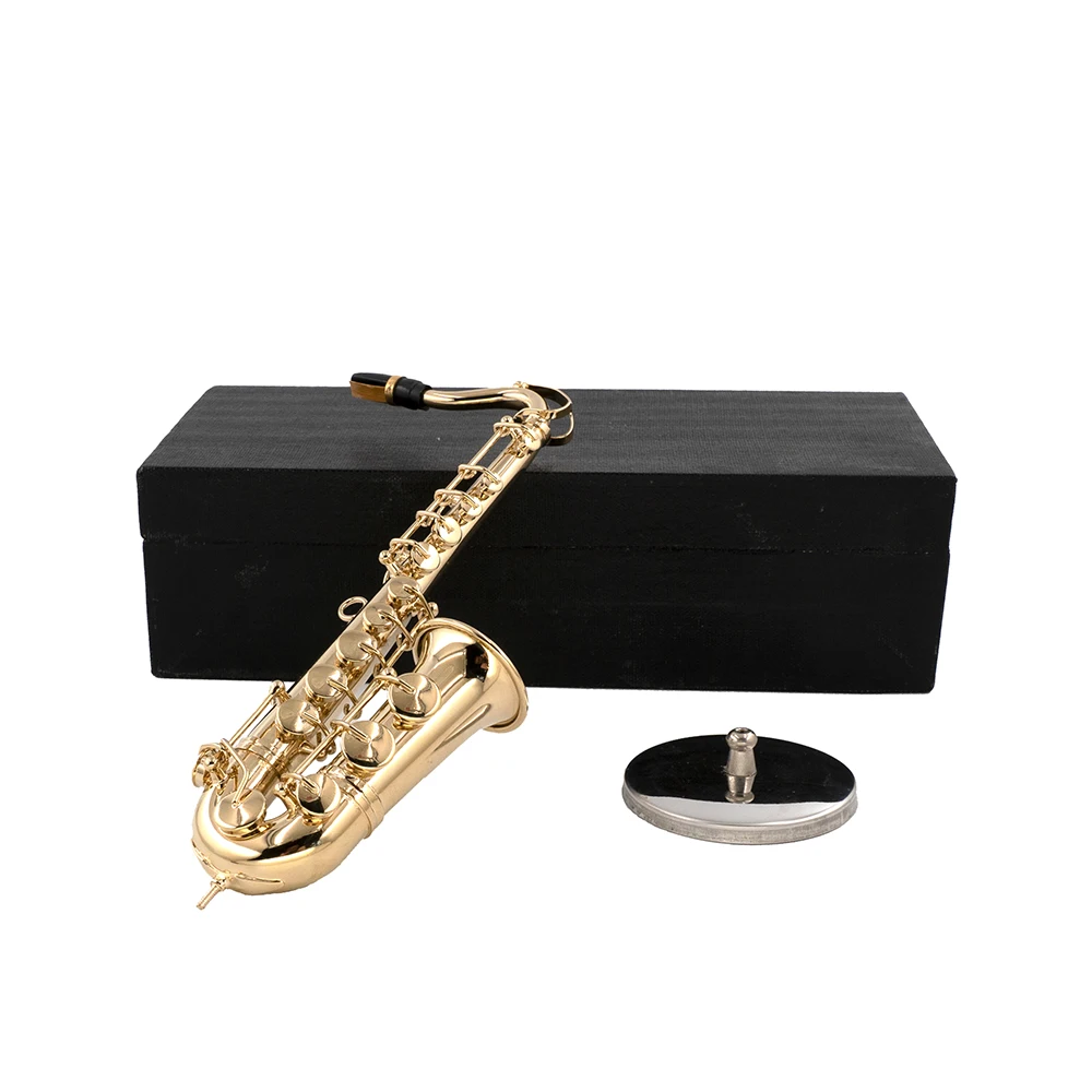 Умален модел на меден тенор-саксофон с поддръжка, мини музикален инструмент, куклена къща ob11, аксесоари за фигурки 1/65